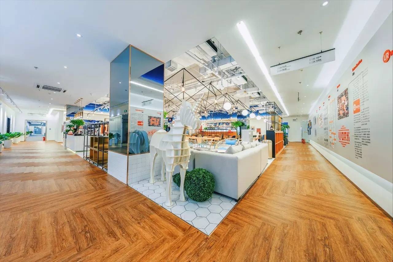 優(yōu)客工場(chǎng)辦公區(qū)精裝修工程_